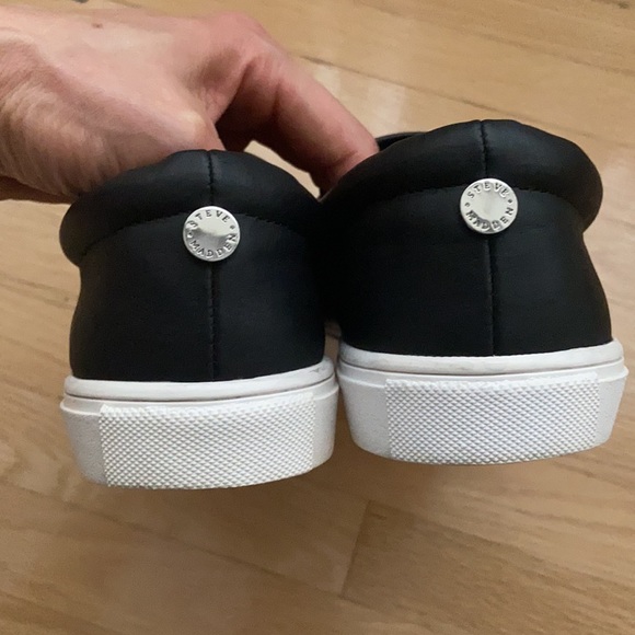 Steve Madden Ellery faux leather tassels black slip on. Sz 7 - Picture 6 of 10